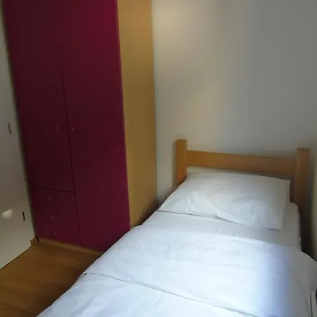 Ella, Apartment